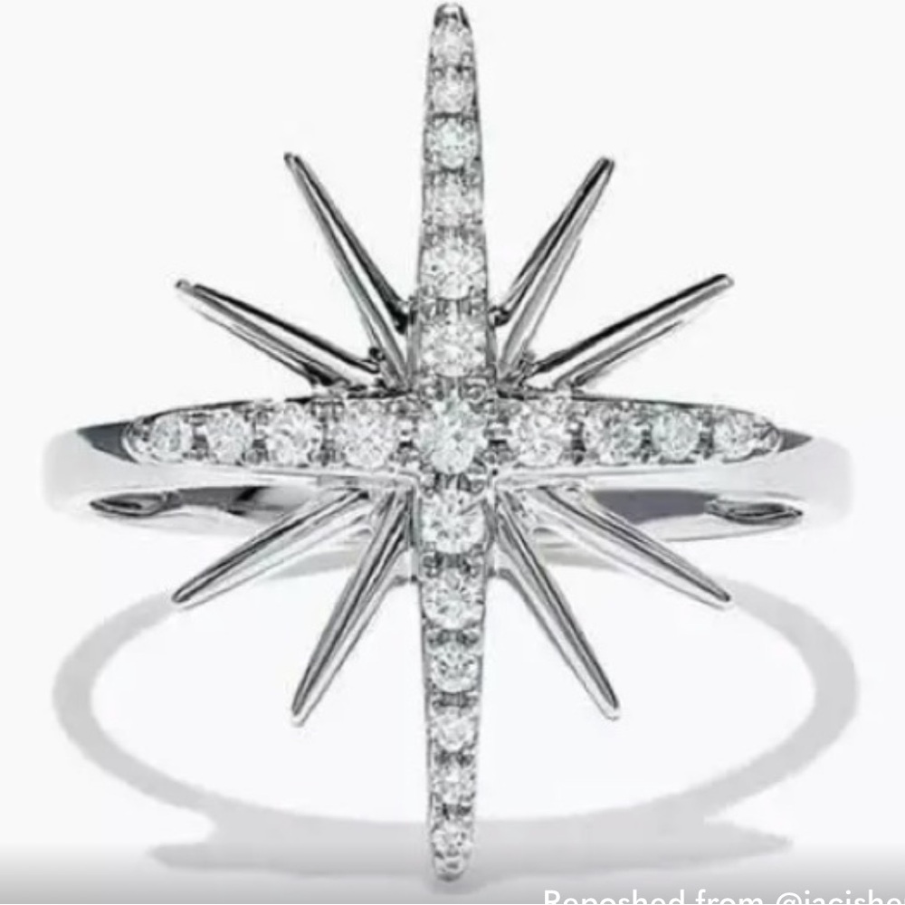 Cubic Zirconia Silver Starburst Ring. Size 7